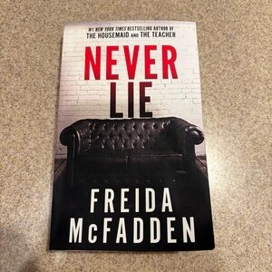 Never Lie by Freida McFadden Book